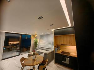 Luxury Panorama View with a Pool