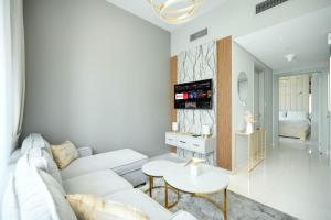 KeyRock Living - Lakeview Luxury in Zada Tower