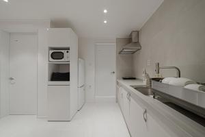 203 Apgujeong 2nd, 1-Bed Room 1 Bath 2 single beds