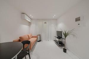 203 Apgujeong 2nd, 1-Bed Room 1 Bath 2 single beds