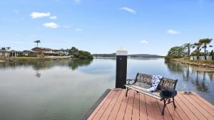 Island Poolside Getaway - Waterfront On St Huberts