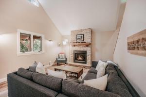 Snowline Cabin #69 - Upscale - Hot Tub - Wifi