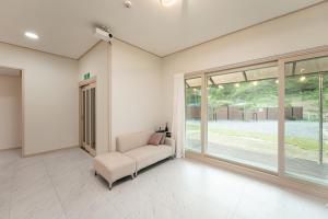 Chuncheon Private House Small House in the Forest 2