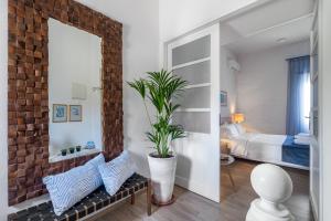 Waves - Seaside Escape