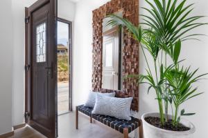 Waves - Seaside Escape