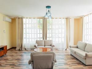 Leah Amenities