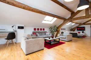 LB Vacation Rentals I Big Loft 107m2, 10min Walk to Palais des Festivals