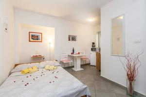 Studio apartman u kući s bazenom