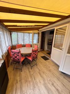 Campings Mobile-home aux Cigales Le Muy 4-6 Personnes,Exterieur XXL pergola ,veranda salon jardin : photos des chambres