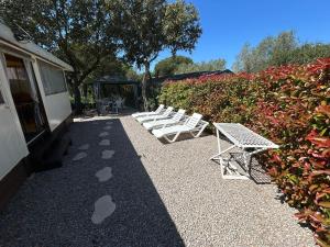 Campings Mobile-home aux Cigales Le Muy 4-6 Personnes,Exterieur XXL pergola ,veranda salon jardin : photos des chambres