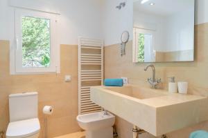 Villa Shangri-La, sea view, pool and panoramic view