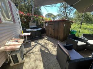 Campings Mobile-home aux Cigales Le Muy 4-6 Personnes,Exterieur XXL pergola ,veranda salon jardin : photos des chambres