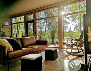 Niemi-Kapee Sammal - modern cottage by the lake Näsijärvi