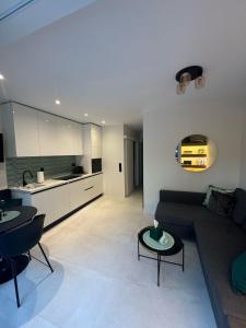 Lulus pool and garden