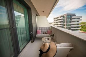 Erato Apartment in Odyssey Spa Pool & Fitness Resort-parking