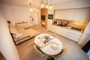 Erato Apartment in Odyssey Spa Pool & Fitness Resort-parking