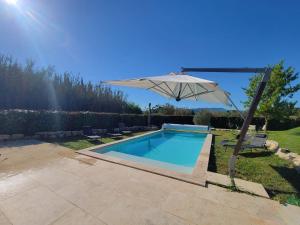 Maisons de vacances Villa avec piscine et vue : photos des chambres