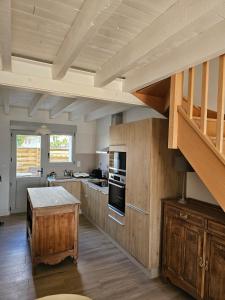 Maisons de vacances Le 6 - B Saint Xandre : photos des chambres