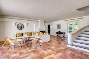 Sainte-Maxime - Villa de standing avec piscine & vue mer