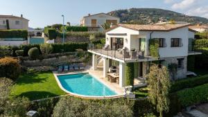 Villas Riviera Mandelieu Villa : photos des chambres