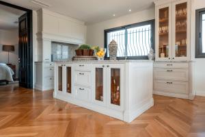 Villas Riviera Mandelieu Villa : photos des chambres