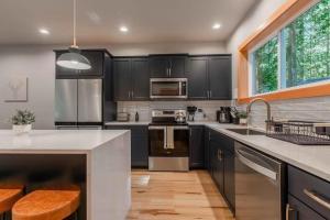 Glacier Springs Cabin #15 - An Amazing Mountain Retreat