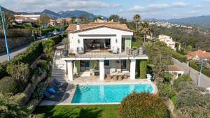 Villas Riviera Mandelieu Villa : photos des chambres