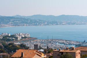 Villas Riviera Mandelieu Villa : photos des chambres