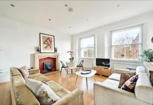 Luxury Kensington Apartment with 3 Bedrooms
