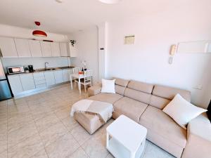 Eagle View Santa Claudia