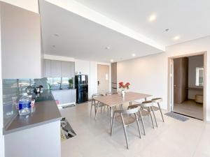 Luxury apartment sea view- May The Sóng