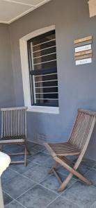 Strand Overnight - 24 Hour check-in - close to major private hospitals - sleeps 1- 4 guests - self catering - quiet neighborhood - week night low rate for single guest - weekends min 2 nights