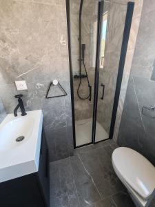 Appartements Studio 2 pers entierement equipe : photos des chambres
