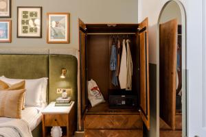 The Clifton Residence I 5 Bed House