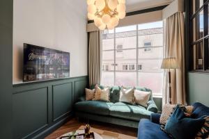 The Clifton Residence I 5 Bed House