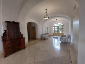 Lakeside Heritage Apartment