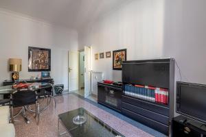 Flaminio Tiepolo bright and central in Rome