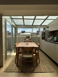 Appartements Charmant appartement type loft au coeur de Sanary : photos des chambres