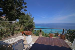 Traditional house on Afytos rock - 3hvězdičkové hotely ve městě Afitos