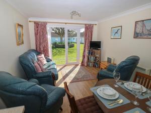 Kites - 52 Gower Holiday Village