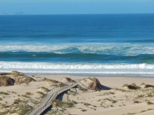 The Lazy Sunbathers, Praia del Rei, Óbidos, B11