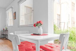 Comfy 2BR WiFi, Netflix, Near City Center