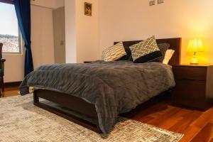 Luxury Apartment, Prime Location, Panoramic Views