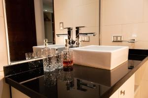 Luxury Apartment, Prime Location, Panoramic Views