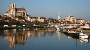 Maisons de vacances chalet bois pleine campagne a Pontigny : photos des chambres
