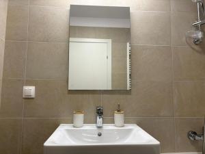 H Pipera - 2BR - Lake View