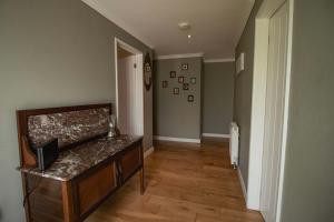 Amazing Coastal Retreat with Parking Near the Sea