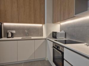 Q4, flat near Gallery shopping mall with garage