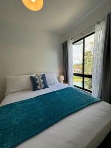 Modern Minimalist Luxe Retreat 2 Bedroom with parking