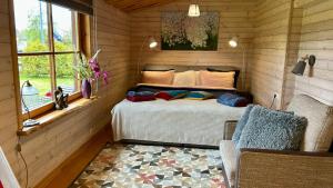 Goldingen Stone Retreat - Hot Tub and Nature